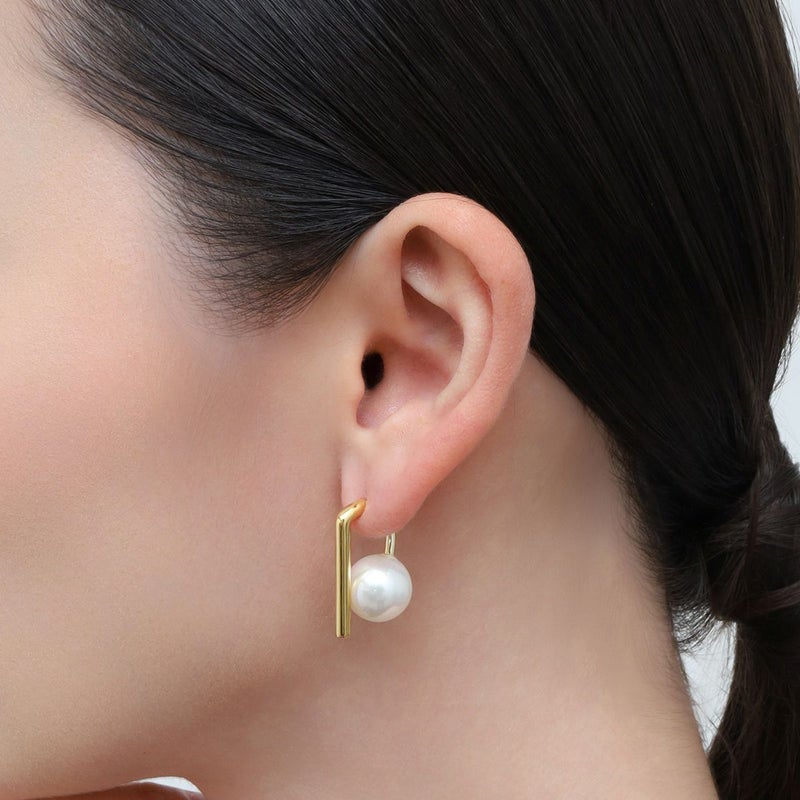 別のピアスとの組み合わせもオススメです