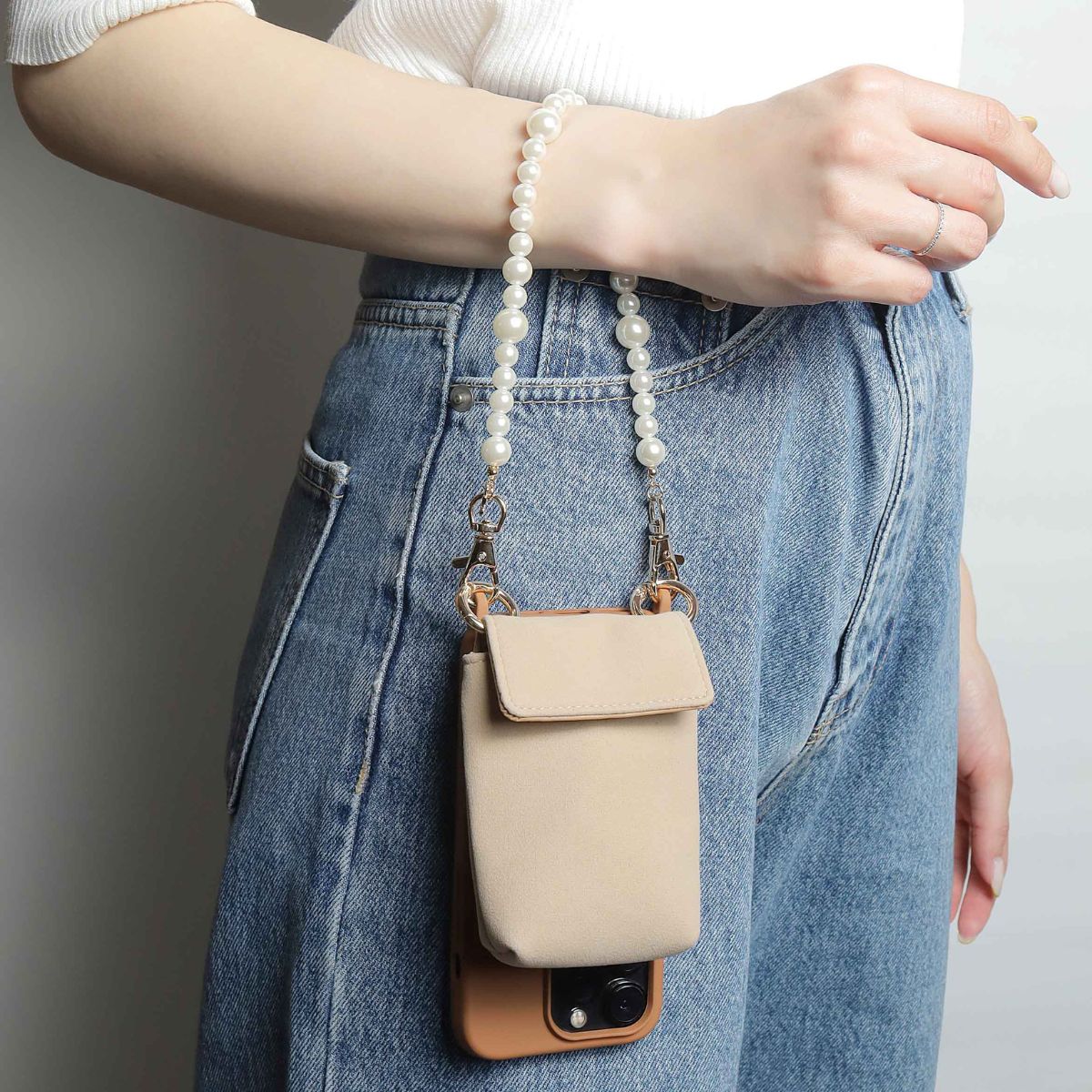 お手持ちのiPhoneケースに付け替えた場合の使用例