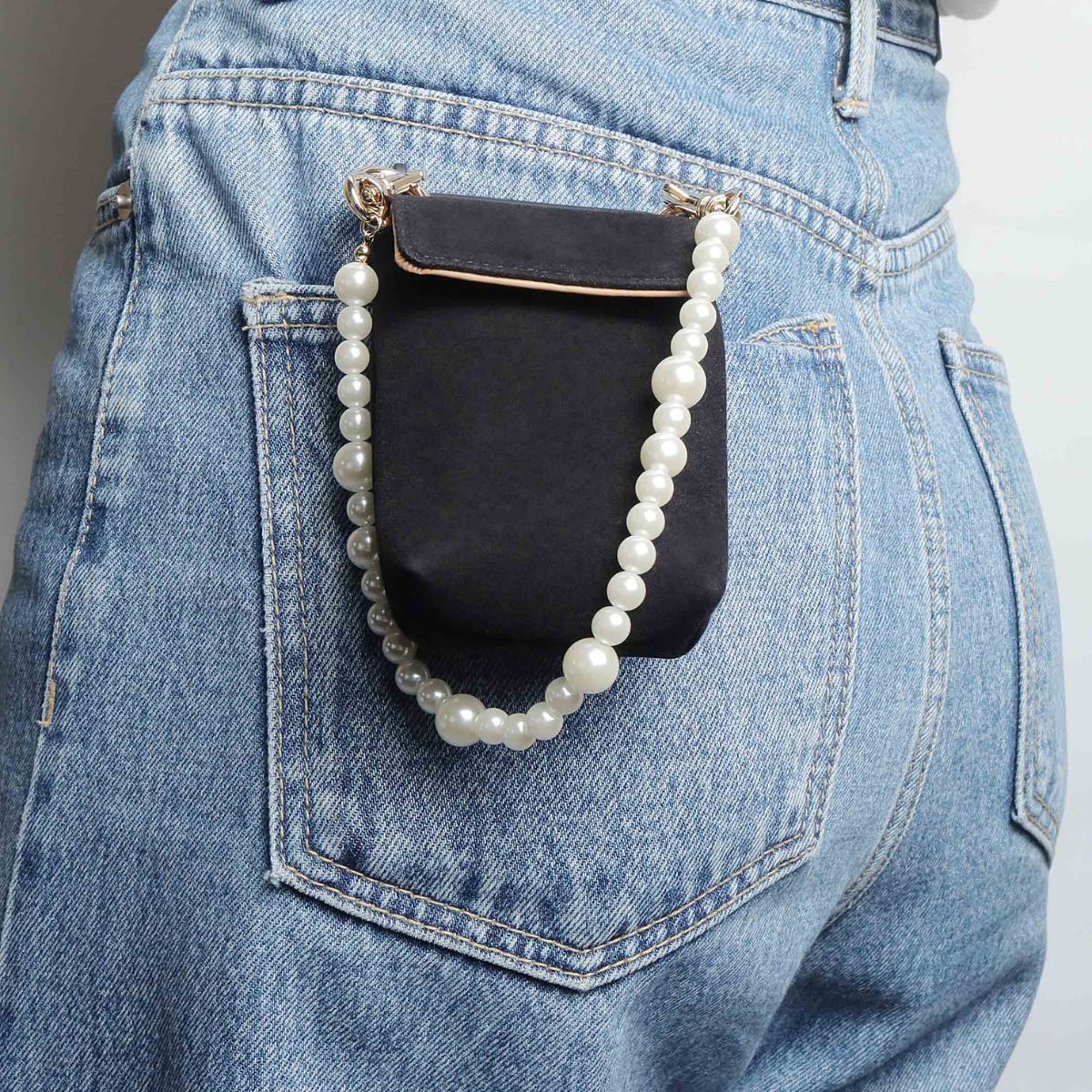 お手持ちのiPhoneケースに付け替えた場合の使用例